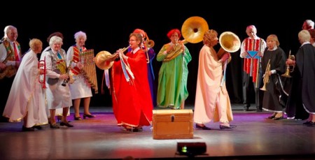 Papelnonos en el Colón